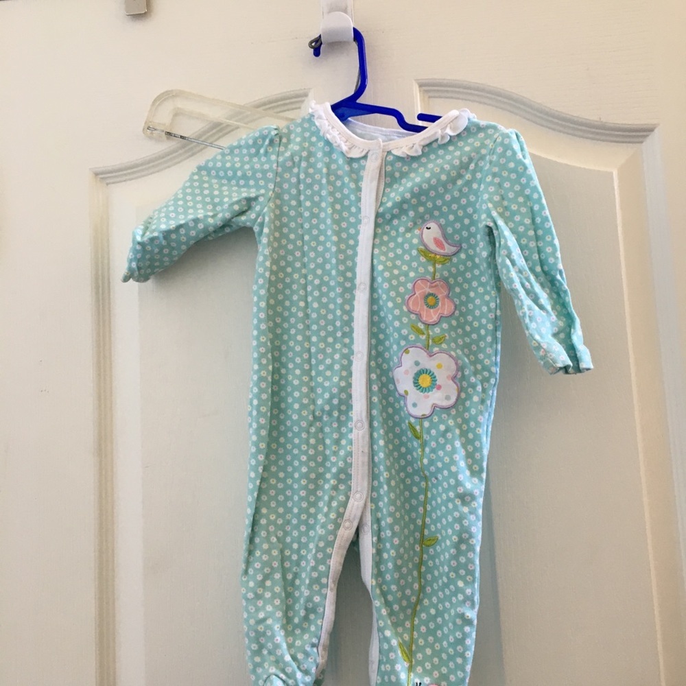 FINAL MARKDOWN Happi by dena footed onesie 6-9 months